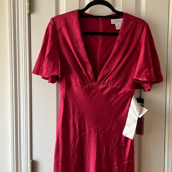 Ieena for Mac Duggal Flounce V-Neck Charmeuse Gown in Raspberry Size 2 - Picture 6 of 9